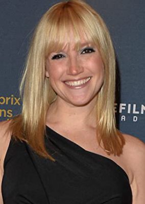 Official profile picture of Stephanie Anne Mills