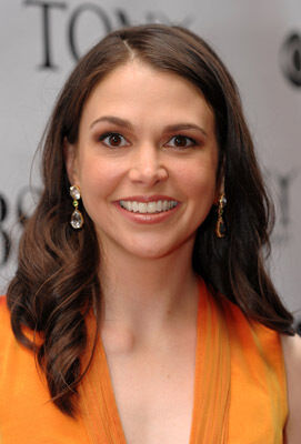 Official profile picture of Sutton Foster