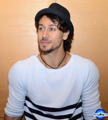 Photo of Tiger Shroff at a show