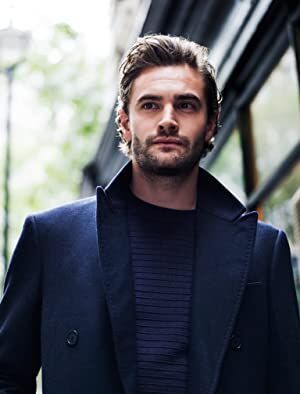 Comment Contacter Tom Bateman?