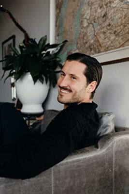 Official profile picture of Val Chmerkovskiy