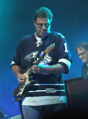 Official profile picture of Vince Gill