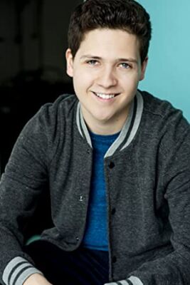 Official profile picture of Zach Louis