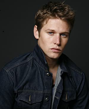 Official profile picture of Zach Roerig