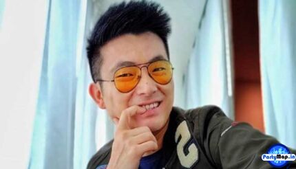 Photo of Meiyang Chang at a show