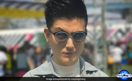 Photo of Meiyang Chang at a concert