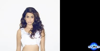 Photo of Sarah Jane Dias at a concert