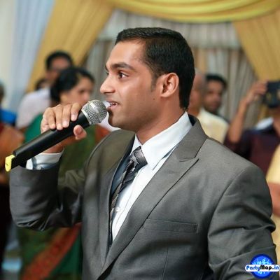 Photo of Silky Seehra at a concert