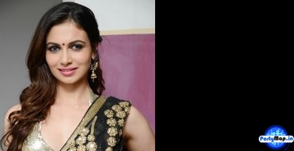 Photo of Simran Kaur Mundi at a show