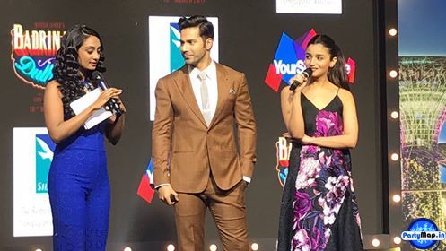 Photo of Zinia Fernandes at a concert