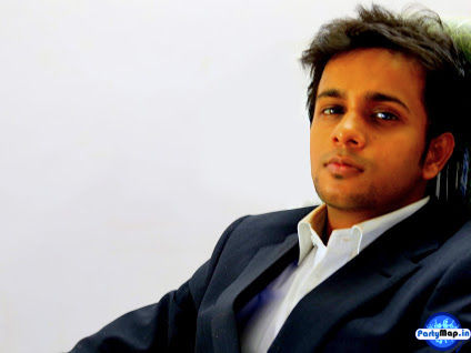 Photo of Aamil Keeyan Khan at a concert