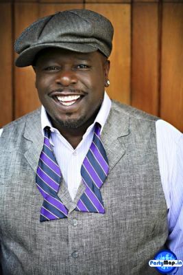 Photo of Cedric the Entertainer at a concert