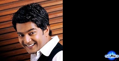 Photo of Navin Prabhakar at a concert