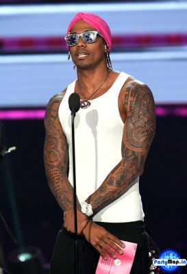 Photo of Nick Cannon at a show