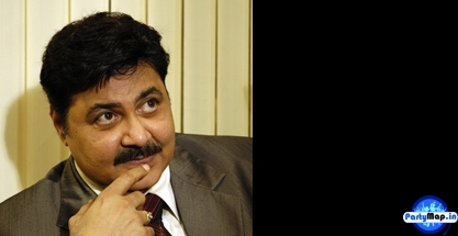 Photo of Satish Shah at a show