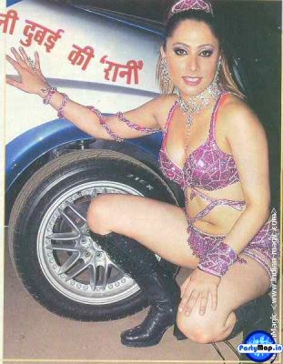 Photo of Sanobar Kabir at a concert