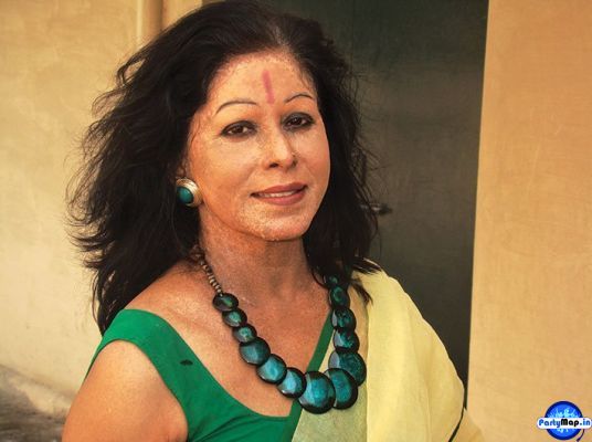 Photo of Shovana Narayan at a show