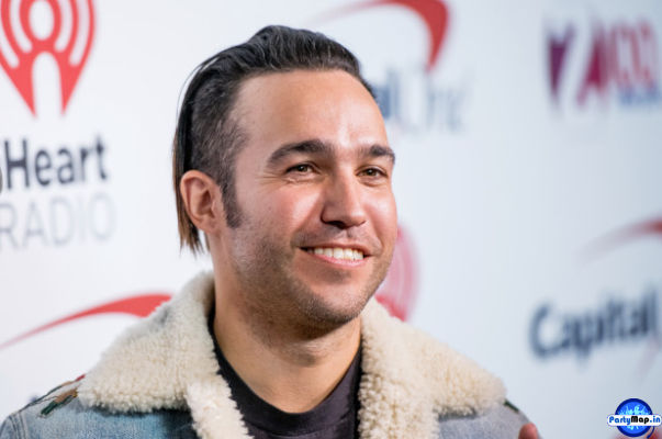 Photo of Pete Wentz at a concert