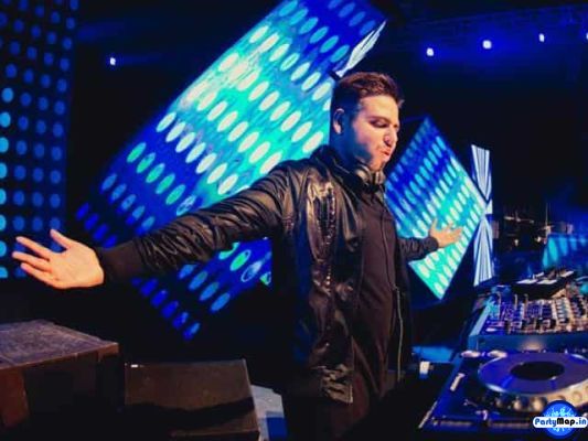 Photo of Sartek at an appearance