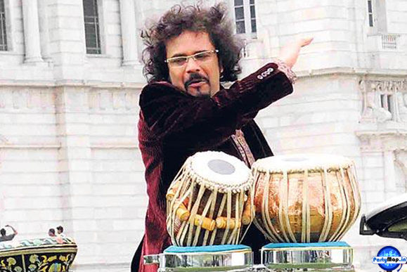 Photo of Bickram Ghosh at a show