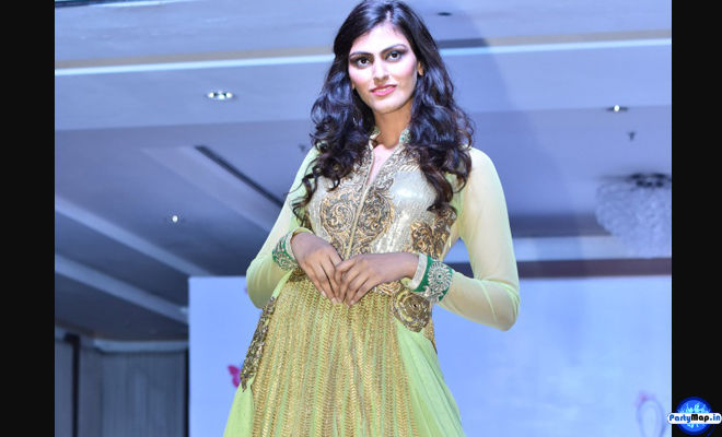 Photo of Shefali Sood at a concert