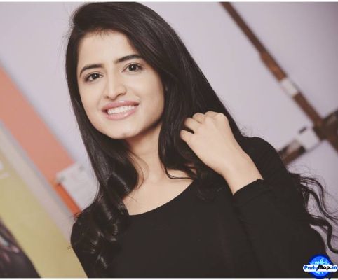 Photo of Vinali Bhatnagar at an appearance