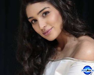 Photo of Yukti Thareja at a concert