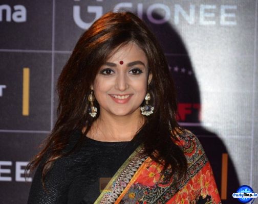 Photo of Monali Thakur at a show