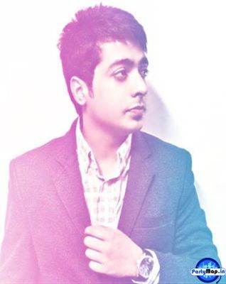 Photo of Amber Vashisht at a concert