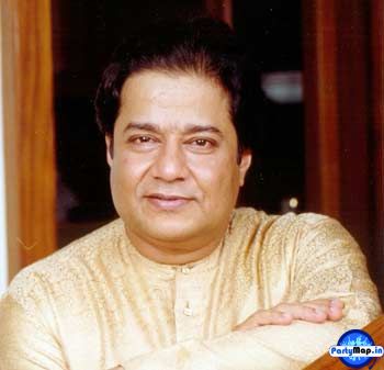 Photo of Anup Jalota at a show