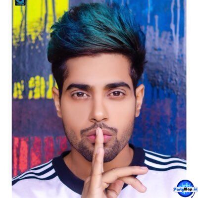 Photo of Guri at a show