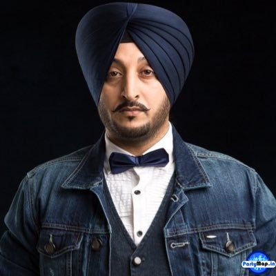 Photo of Inderjit Nikku at a show