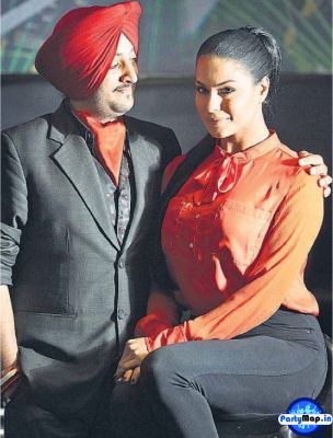 Photo of Inderjit Nikku at a concert