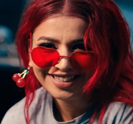 Photo of Jasmine Sandlas at a show