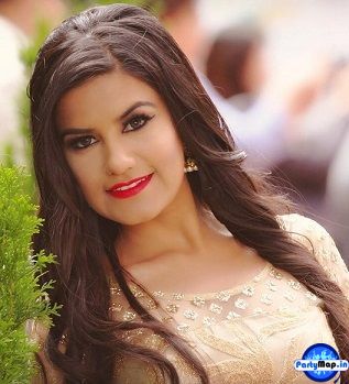 Photo of Kaur B at a show