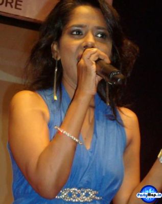 Photo of Mahalaxmi Iyer at a show
