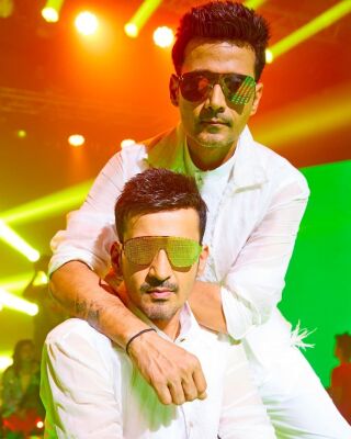 Photo of Meet Bros. at an appearance