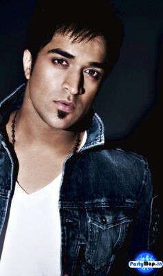 Photo of Navin Kundra at a concert