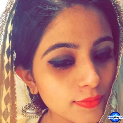 Photo of Neha Vaishnav at a show