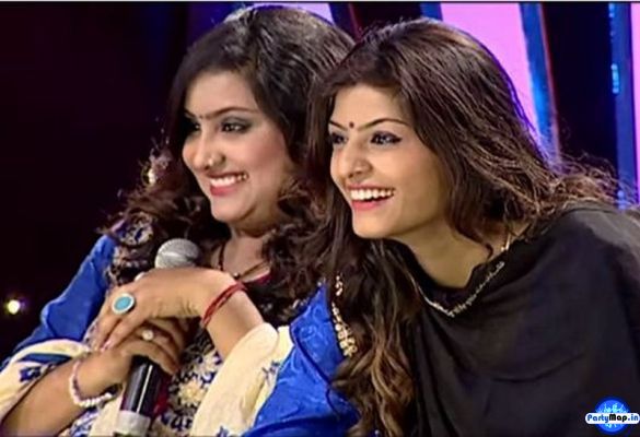 Photo of Nooran Sisters at a concert