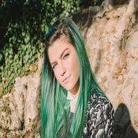 Official profile picture of Phoebe Ryan