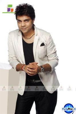 Photo of Vipin Aneja at a concert