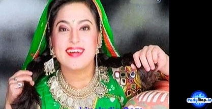 Photo of Dolly Bindra at a show