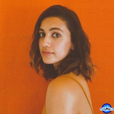 Photo of Esha Kansara at a show