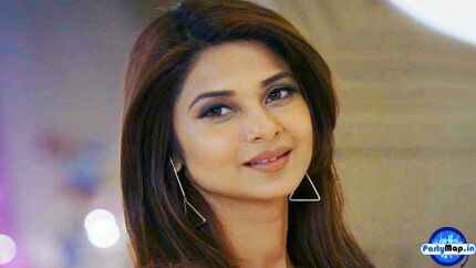 Photo of Jennifer Winget at a show