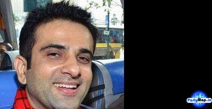Photo of Manu Malik at a show
