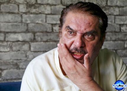 Photo of Raza Murad at a show