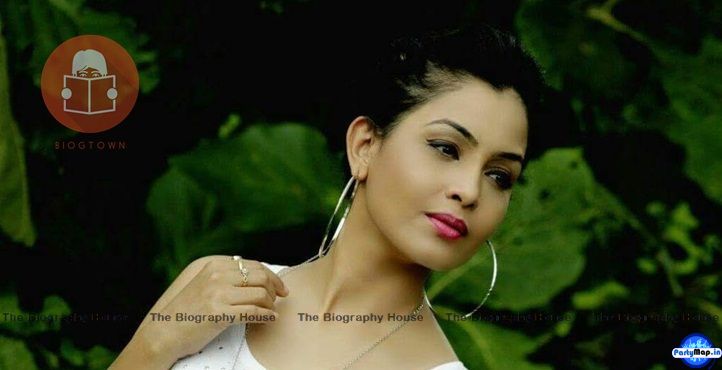 Photo of Shubhangi Atre Poorey at a concert