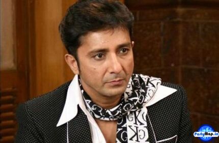 Photo of Sukhwinder Singh at a concert