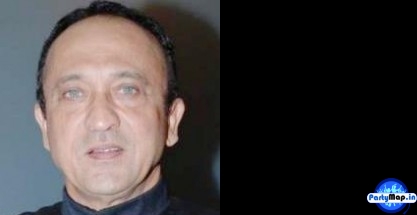 Photo of Tej Sapru at a concert